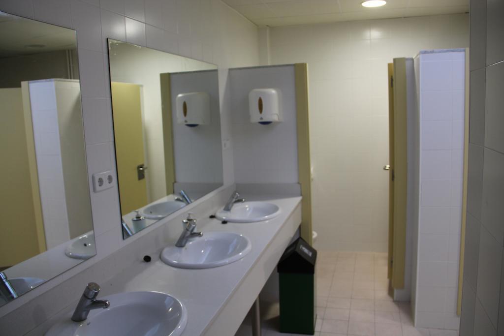 Albergue Pere El Gran Santes Creus Ruang foto